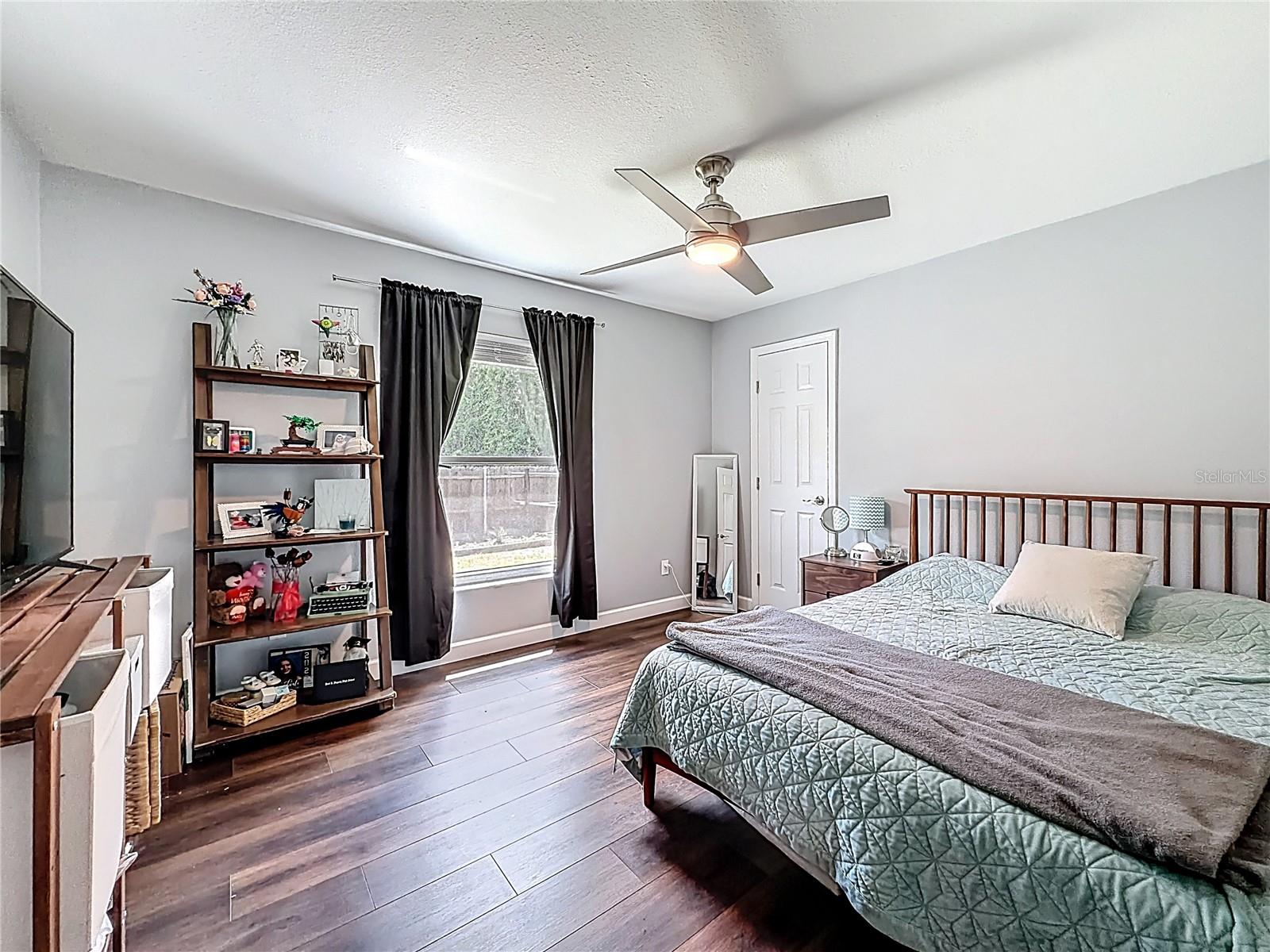 Image 27 of 53 For 1092 Riviera Boulevard