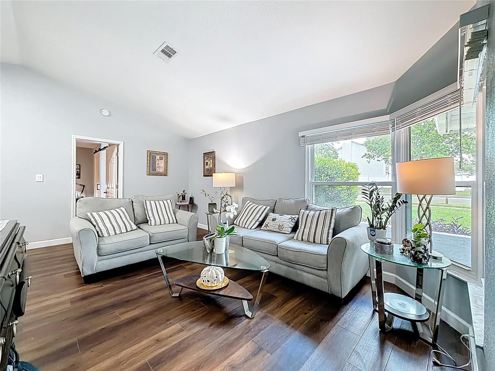 Image 3 of 53 For 1092 Riviera Boulevard