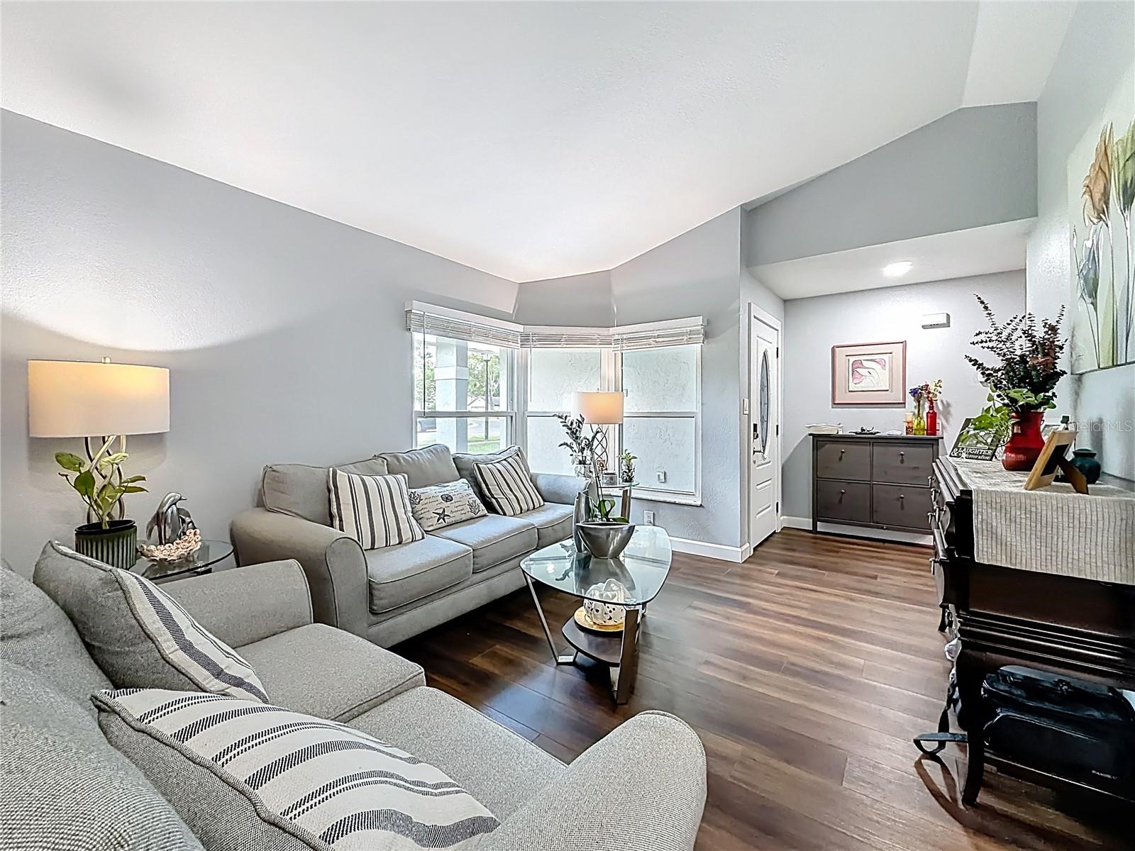 Image 4 of 53 For 1092 Riviera Boulevard