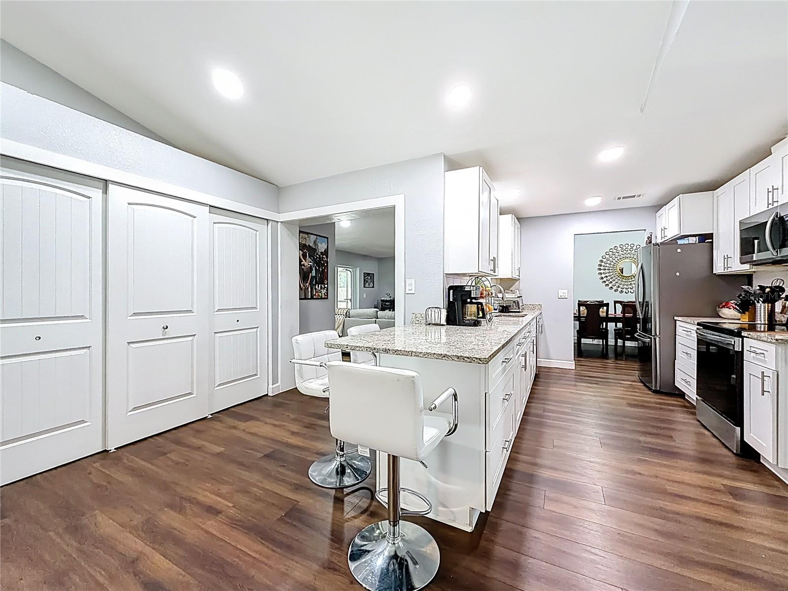 Image 7 of 53 For 1092 Riviera Boulevard