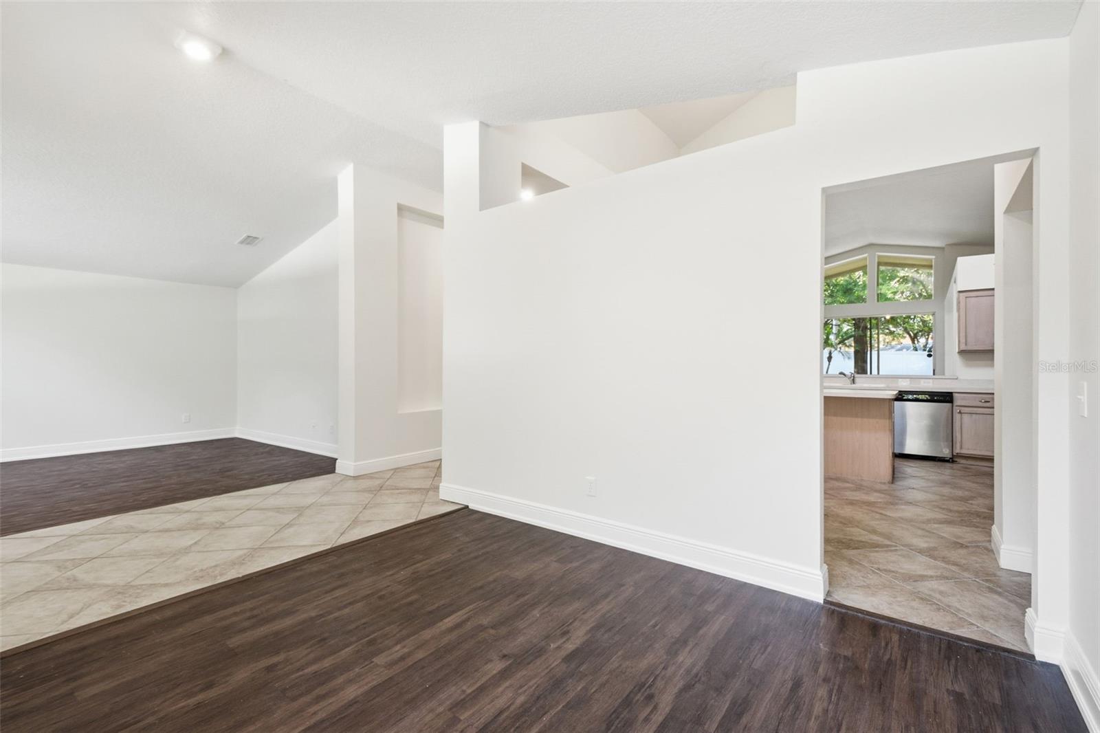 Image 10 of 57 For 703 Grand Canyon Drive