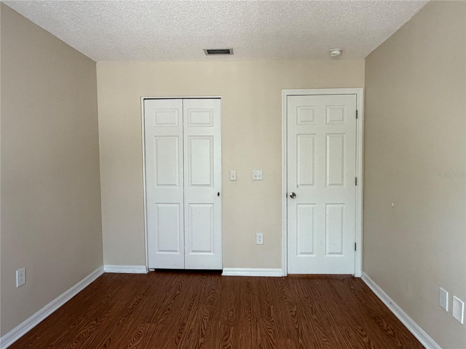 Image 13 of 27 For 758 Burlwood Street