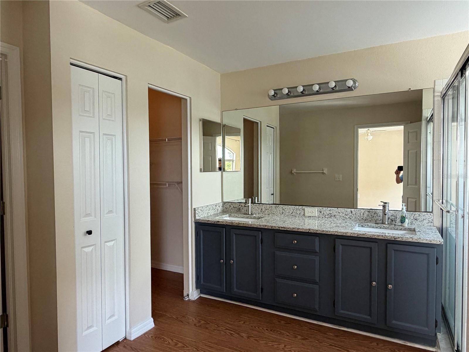 Image 19 of 27 For 758 Burlwood Street