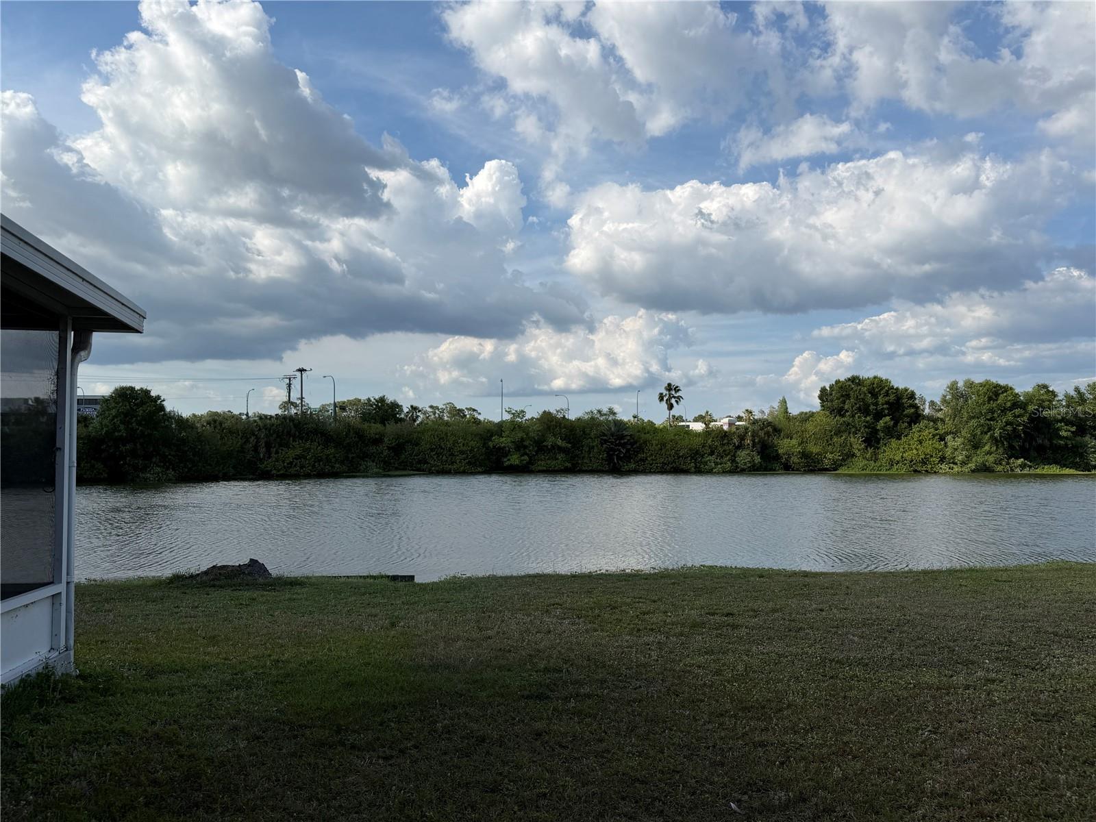 Image 2 of 27 For 758 Burlwood Street