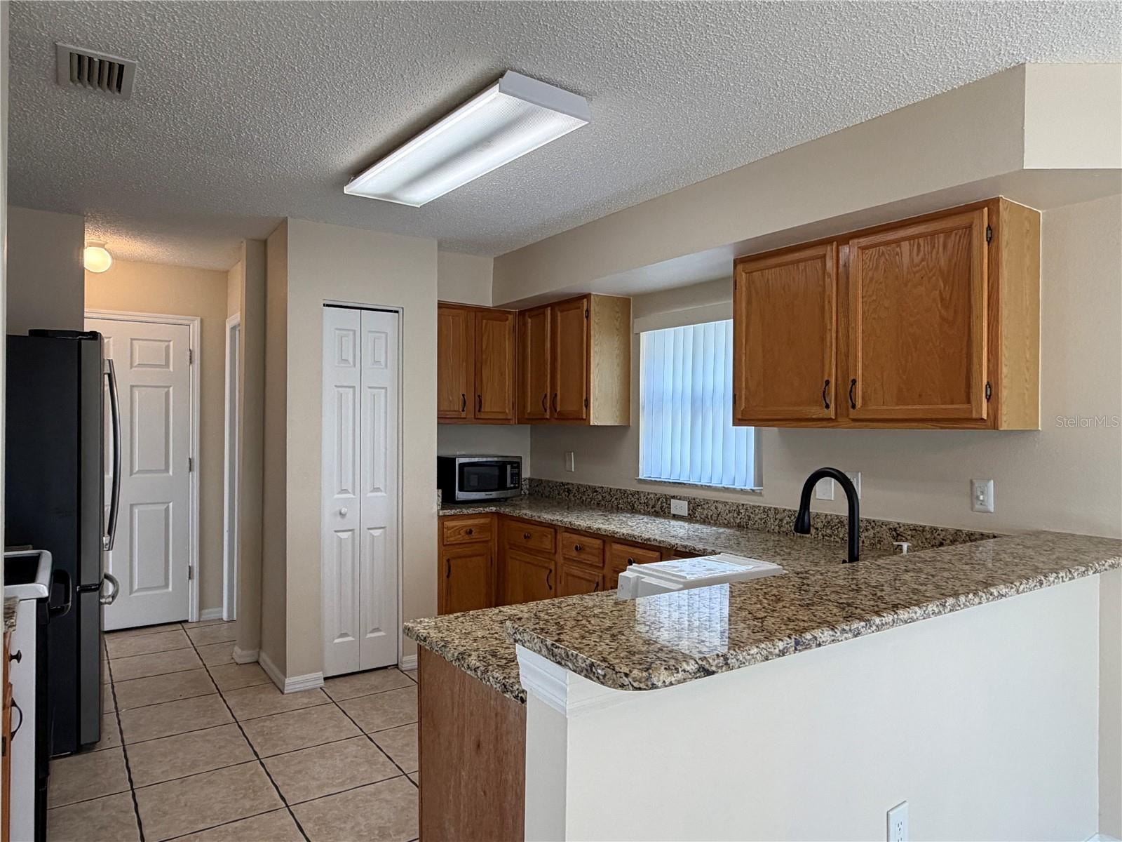 Image 8 of 27 For 758 Burlwood Street