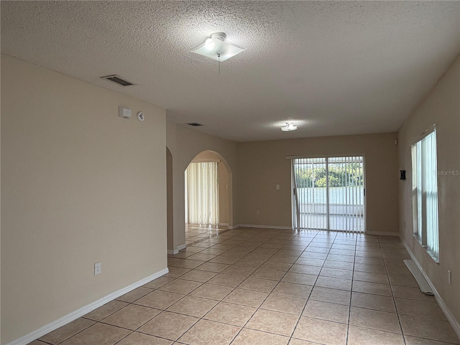 Image 9 of 27 For 758 Burlwood Street