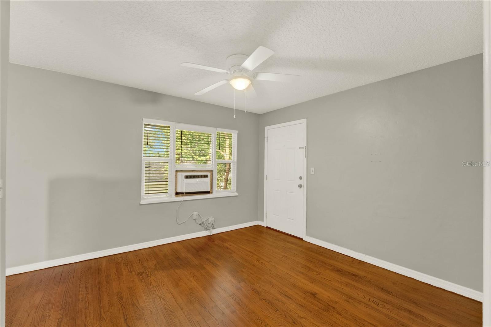 Image 2 of 17 For 1020 Alba Drive