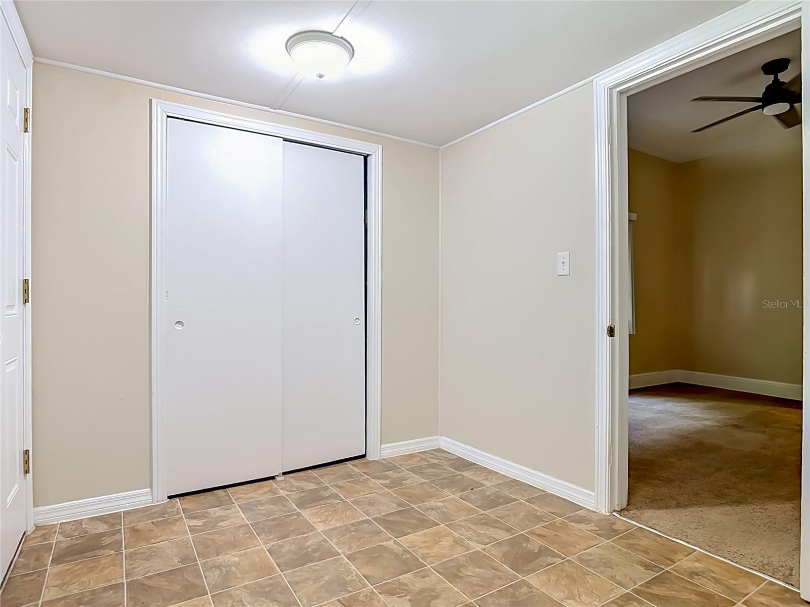 Image 21 of 54 For 224 Salisbury Avenue