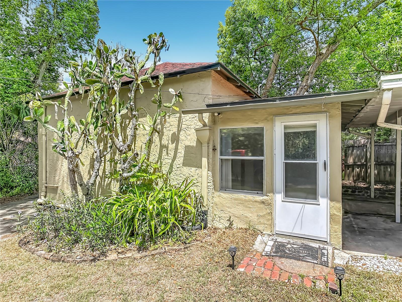 Image 29 of 54 For 224 Salisbury Avenue