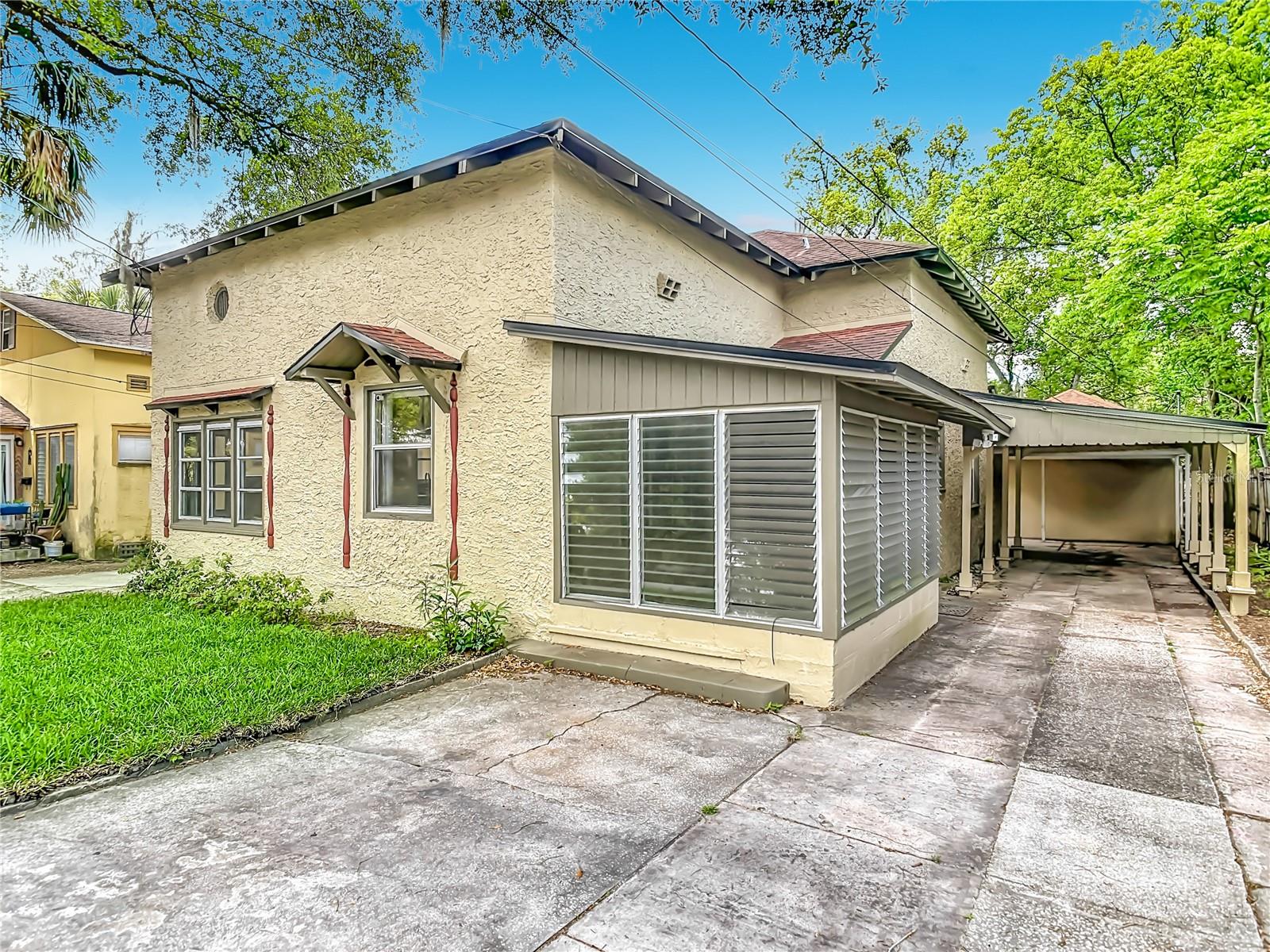 Image 3 of 54 For 224 Salisbury Avenue