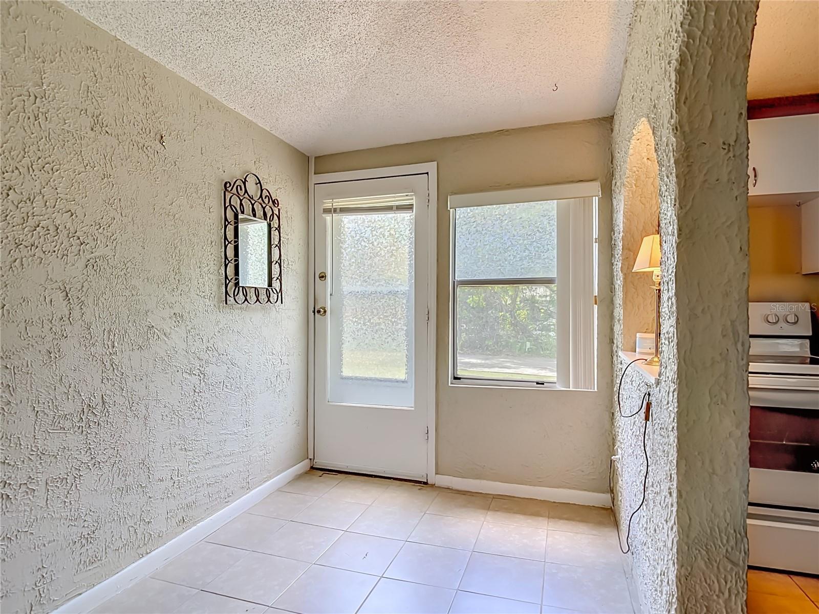 Image 30 of 54 For 224 Salisbury Avenue