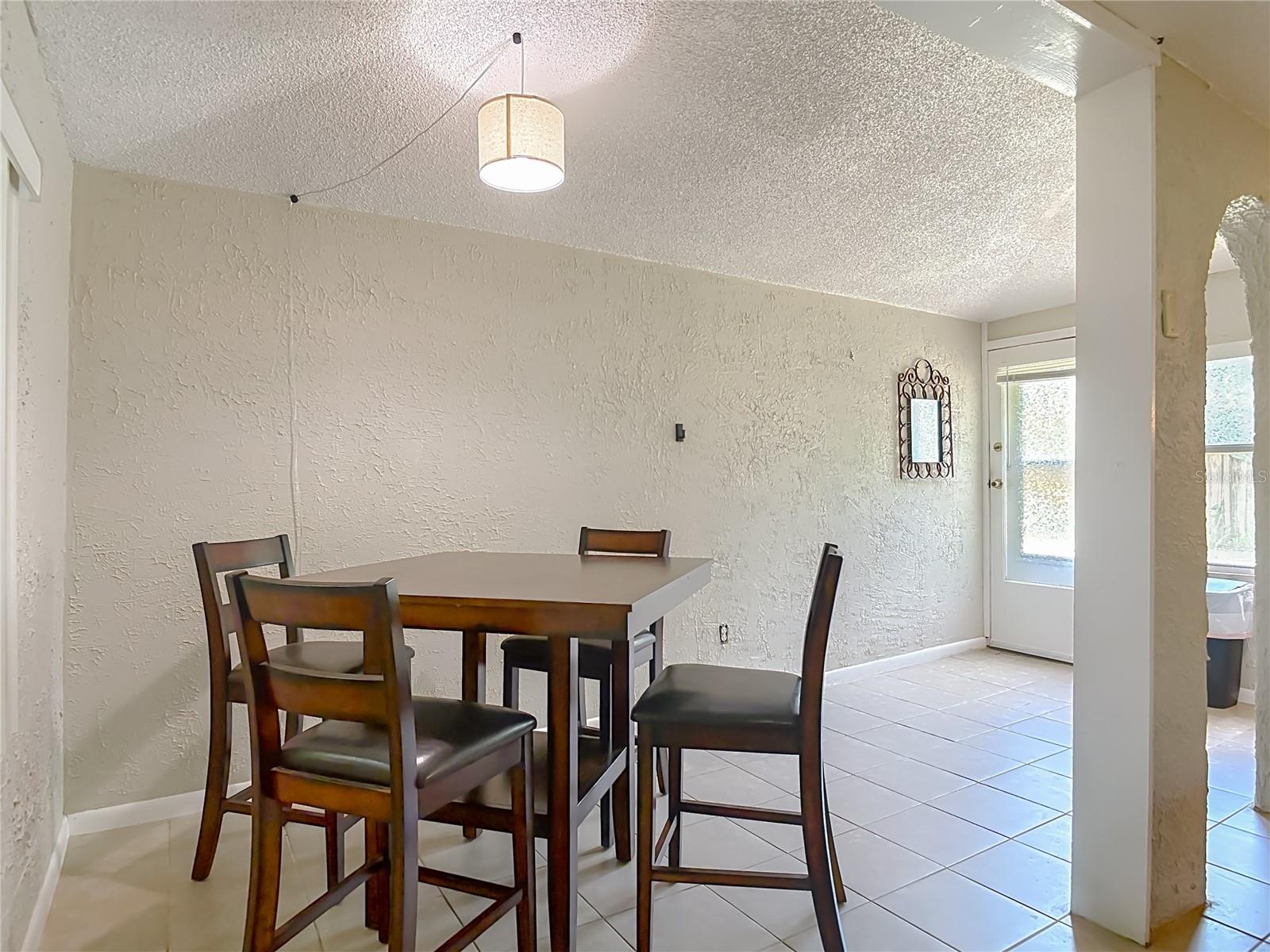 Image 34 of 54 For 224 Salisbury Avenue