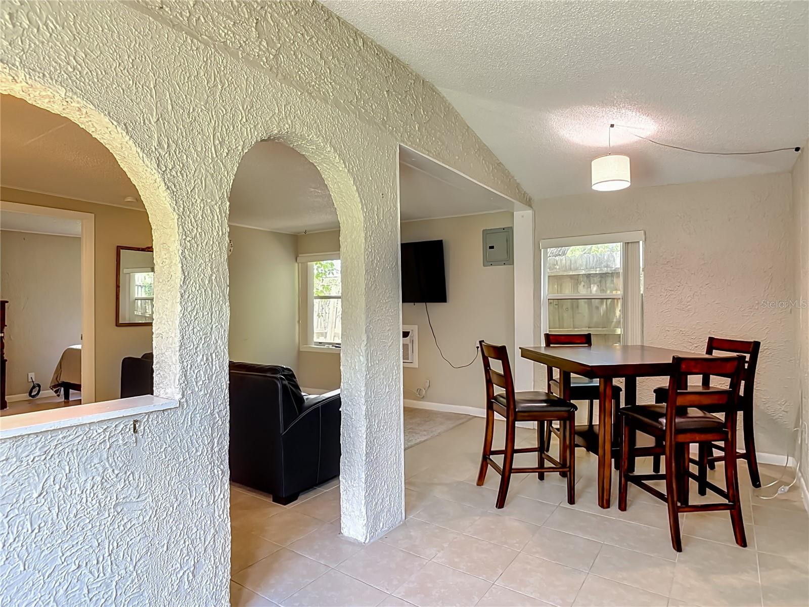 Image 35 of 54 For 224 Salisbury Avenue