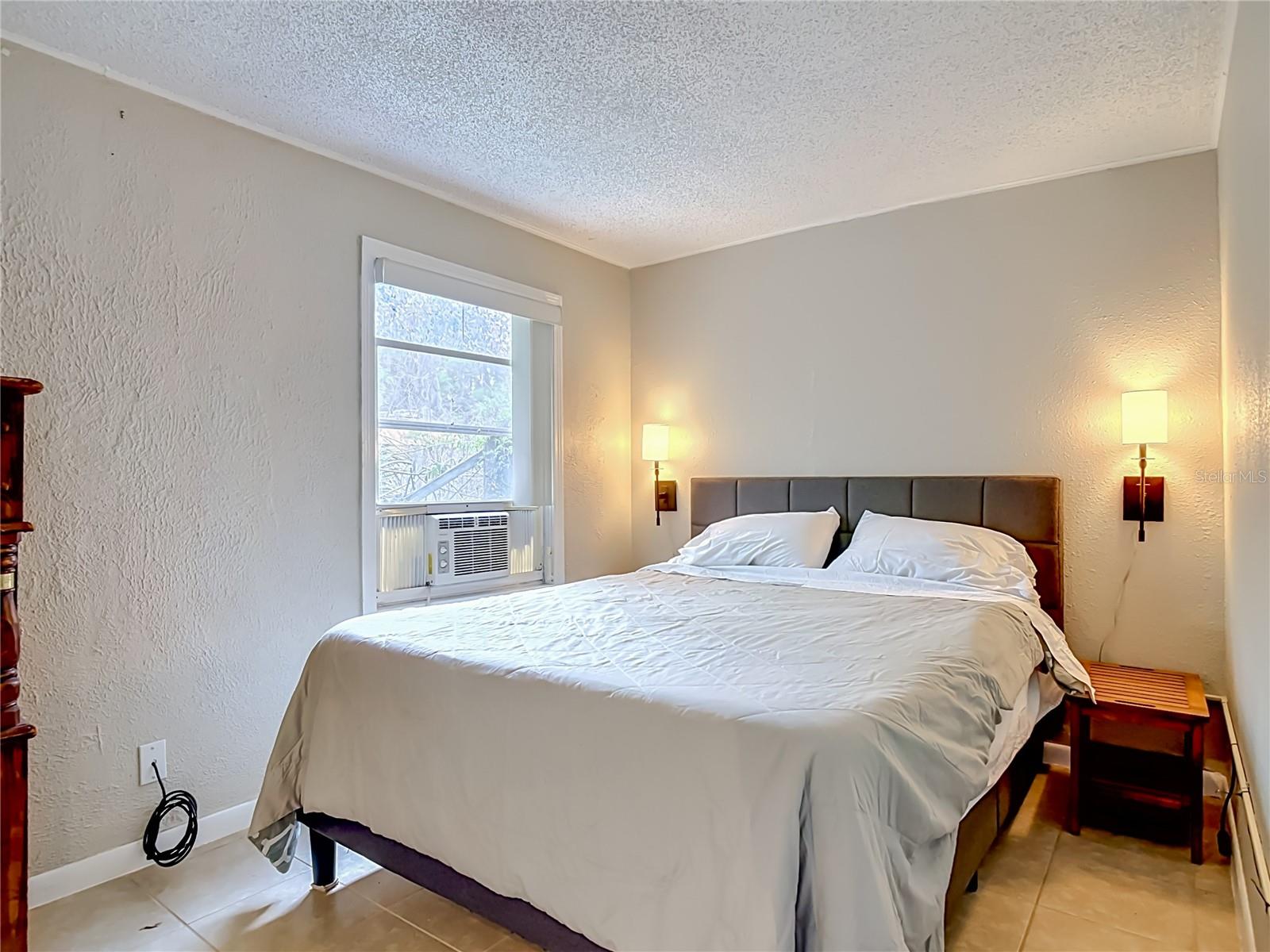 Image 38 of 54 For 224 Salisbury Avenue