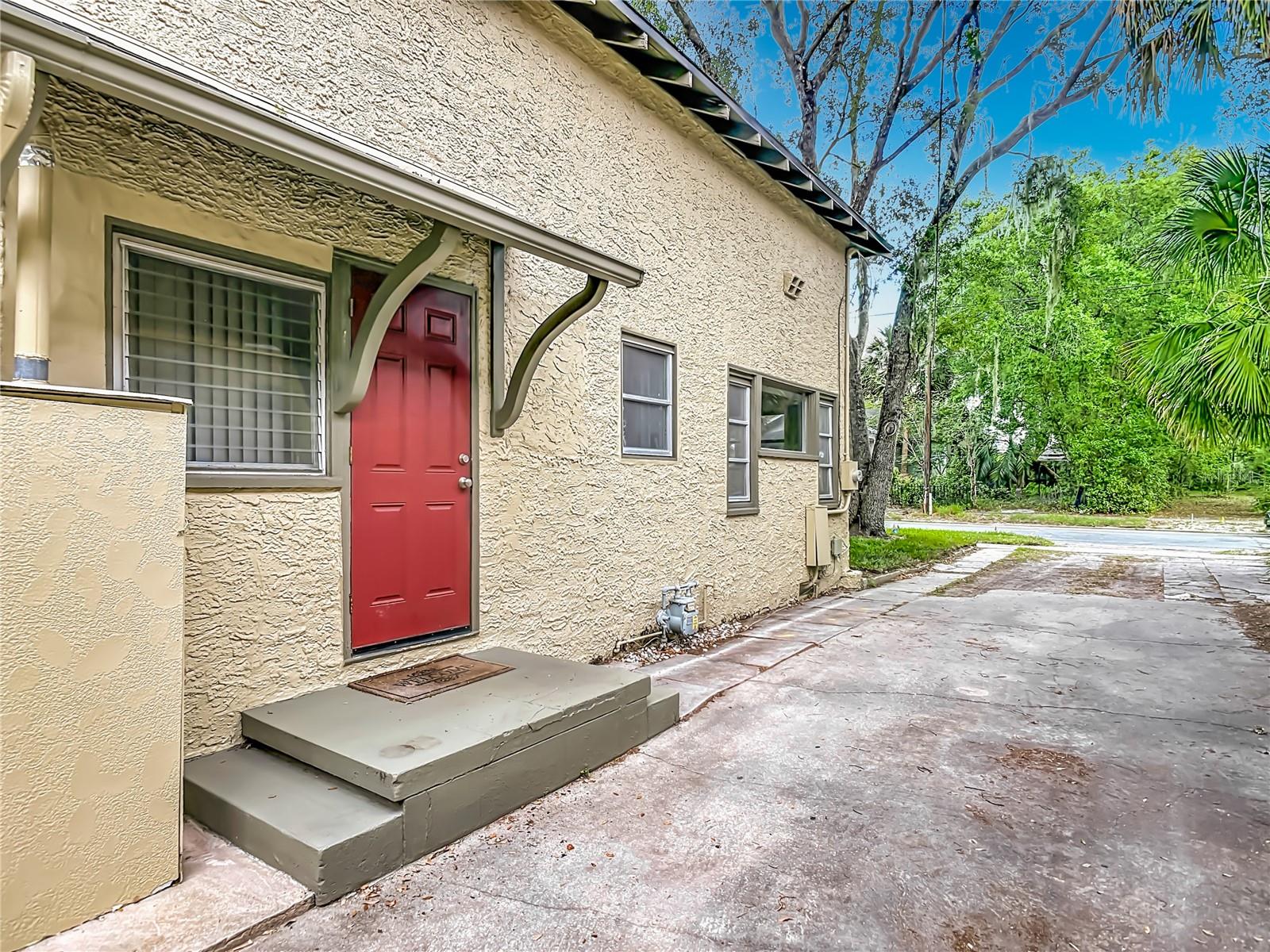 Image 44 of 54 For 224 Salisbury Avenue