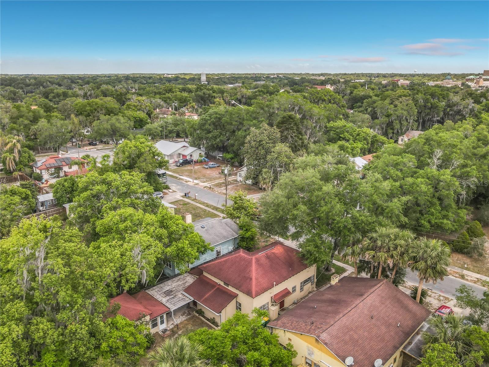 Image 47 of 54 For 224 Salisbury Avenue