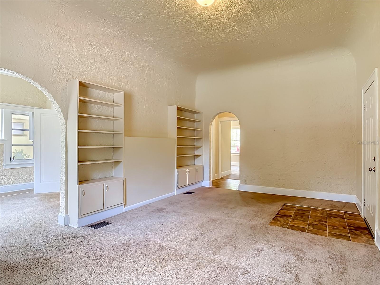 Image 5 of 54 For 224 Salisbury Avenue