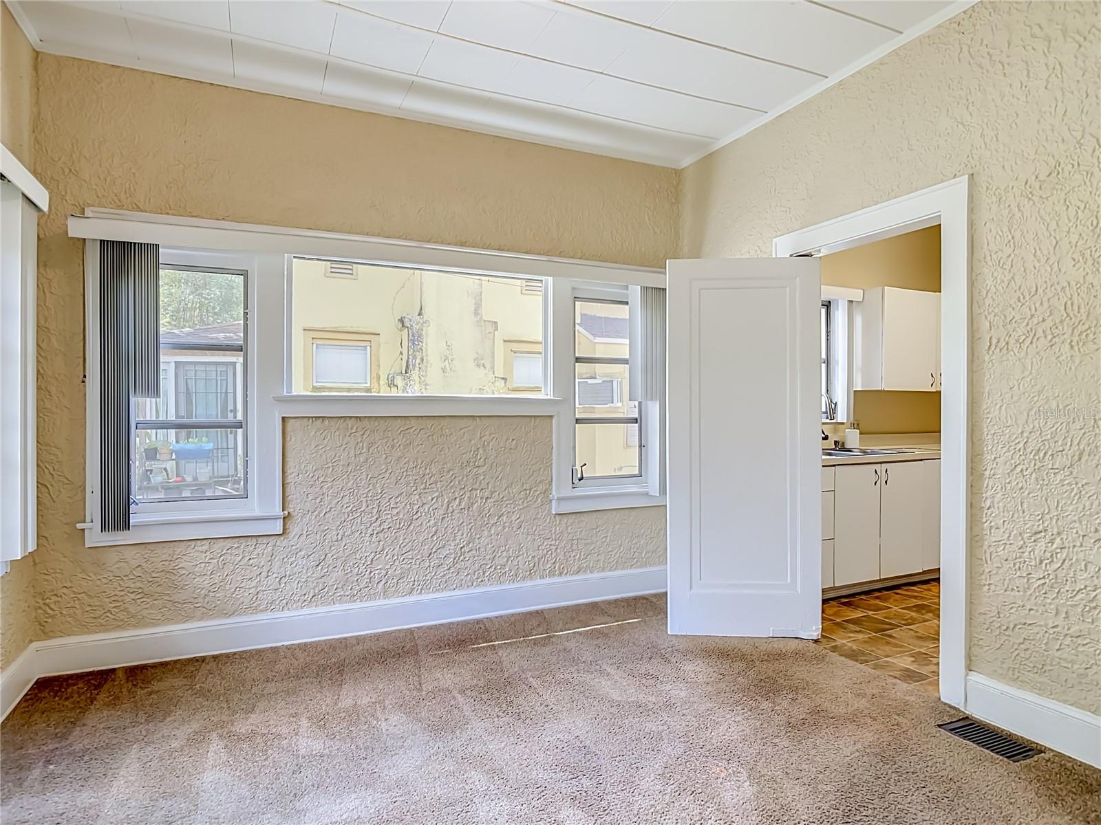 Image 8 of 54 For 224 Salisbury Avenue