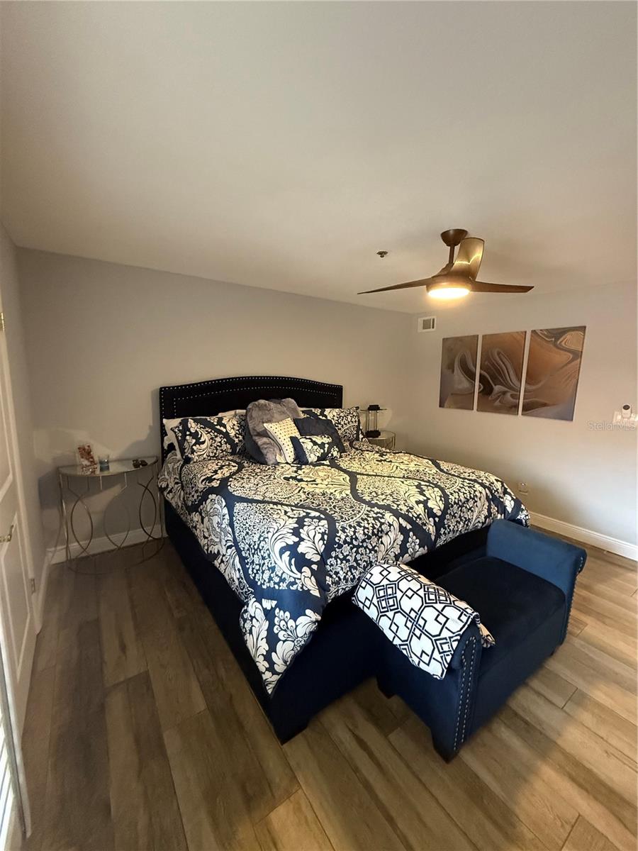 Image 31 of 51 For 1020 Michigan Street 1020