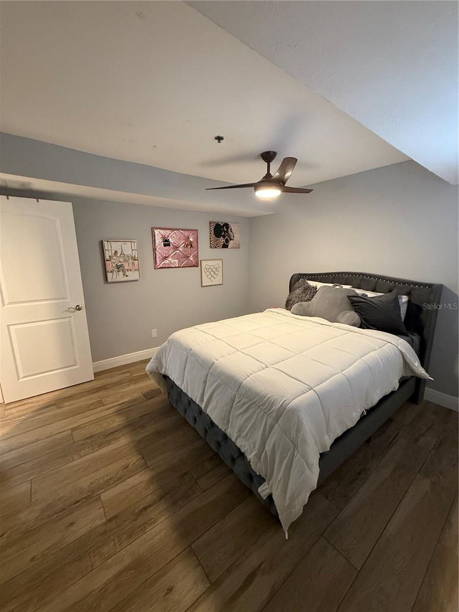 Image 36 of 51 For 1020 Michigan Street 1020