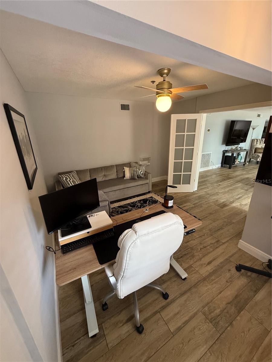 Image 40 of 51 For 1020 Michigan Street 1020