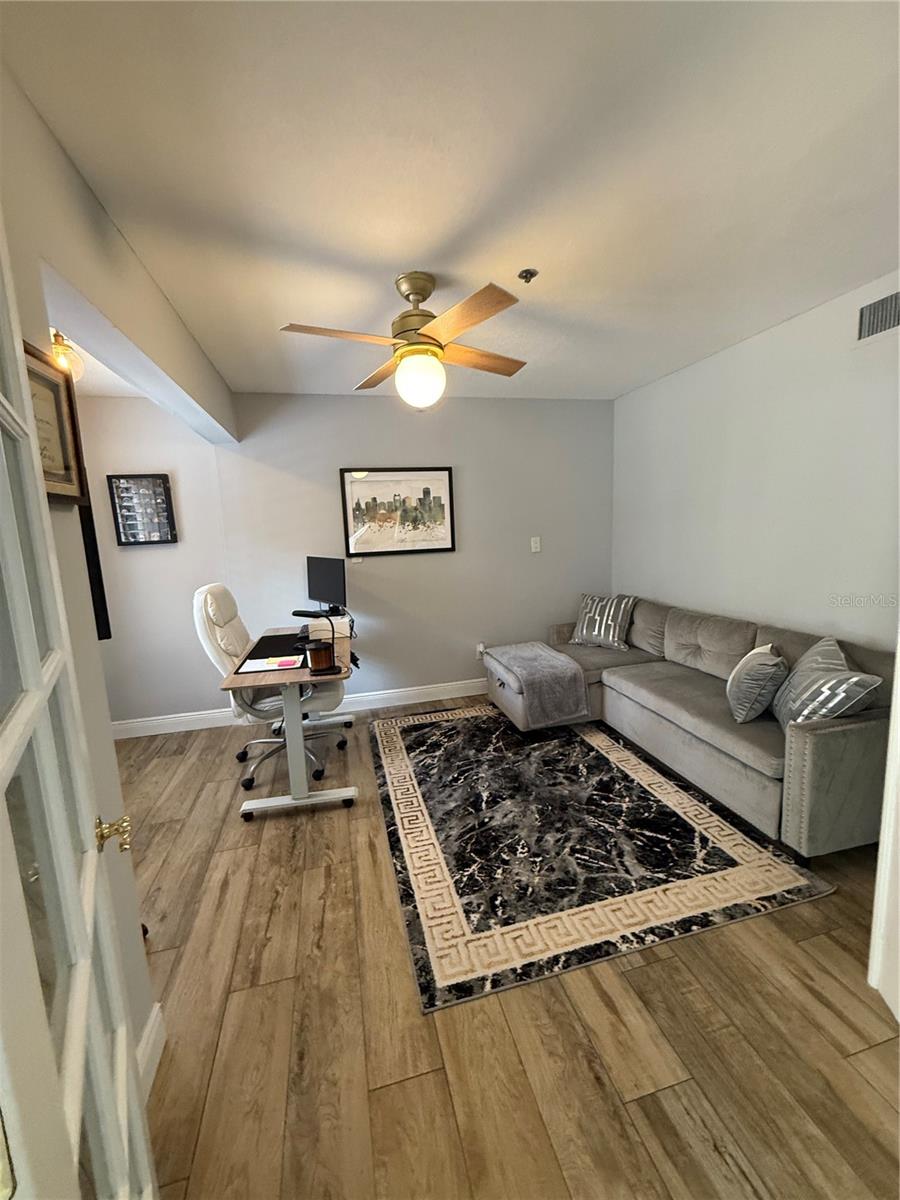 Image 41 of 51 For 1020 Michigan Street 1020