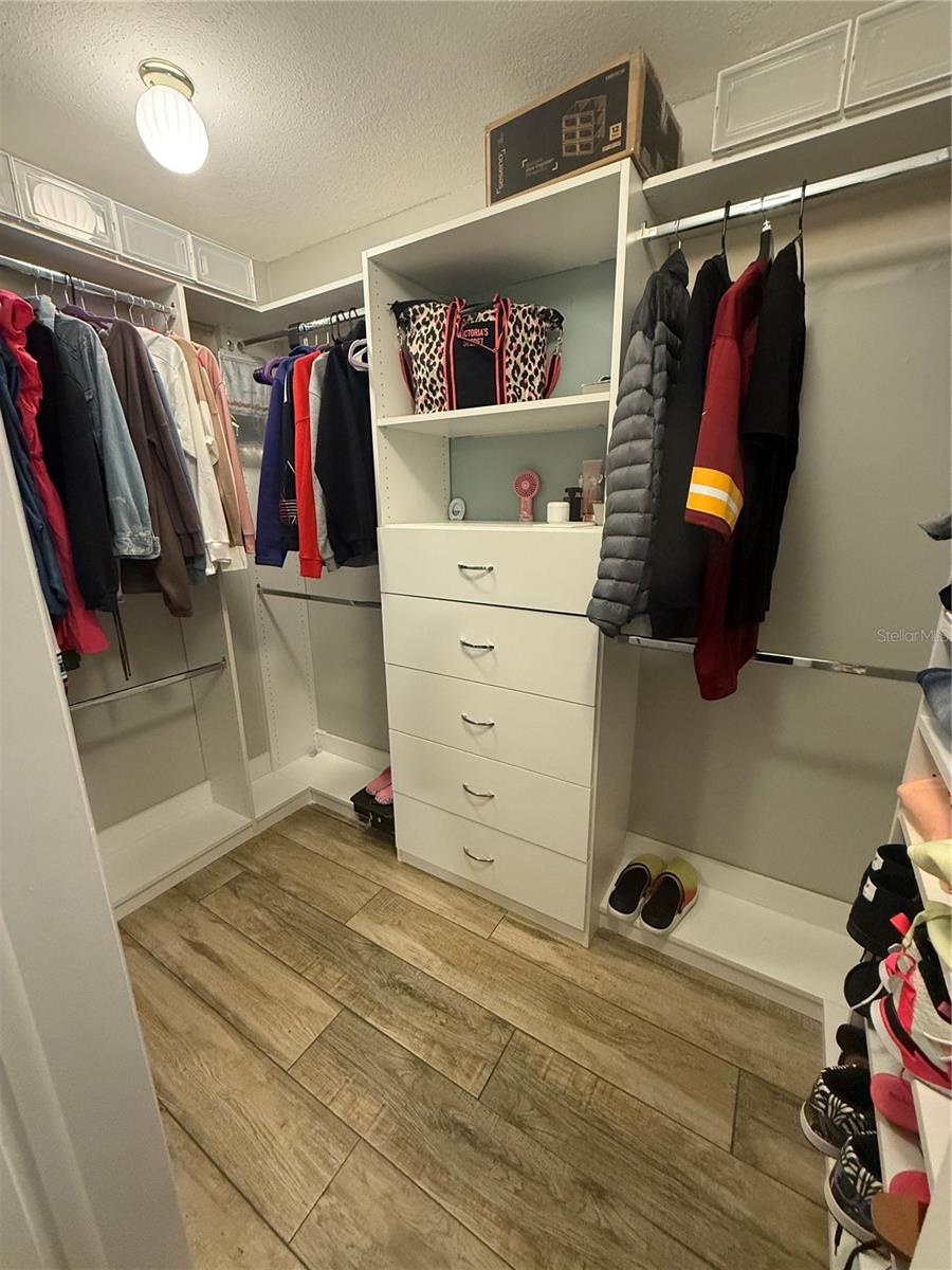 Image 44 of 51 For 1020 Michigan Street 1020