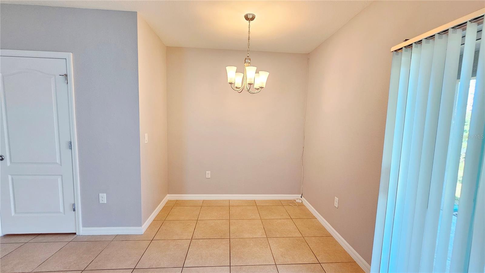 Image 5 of 38 For 364 Arbor Lakes Drive