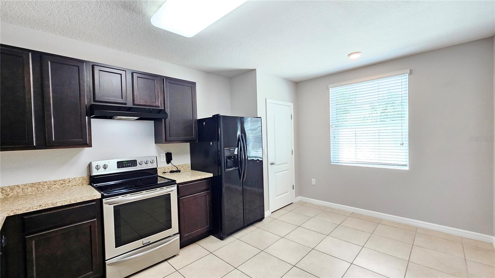 Image 8 of 38 For 364 Arbor Lakes Drive