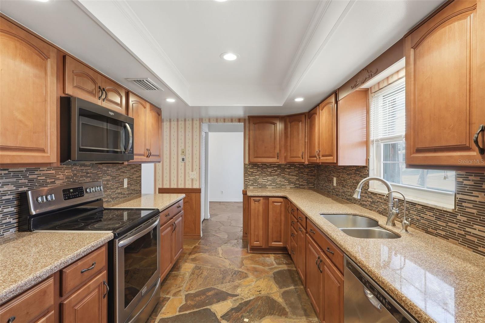 Image 10 of 42 For 102 Ann Rustin Drive