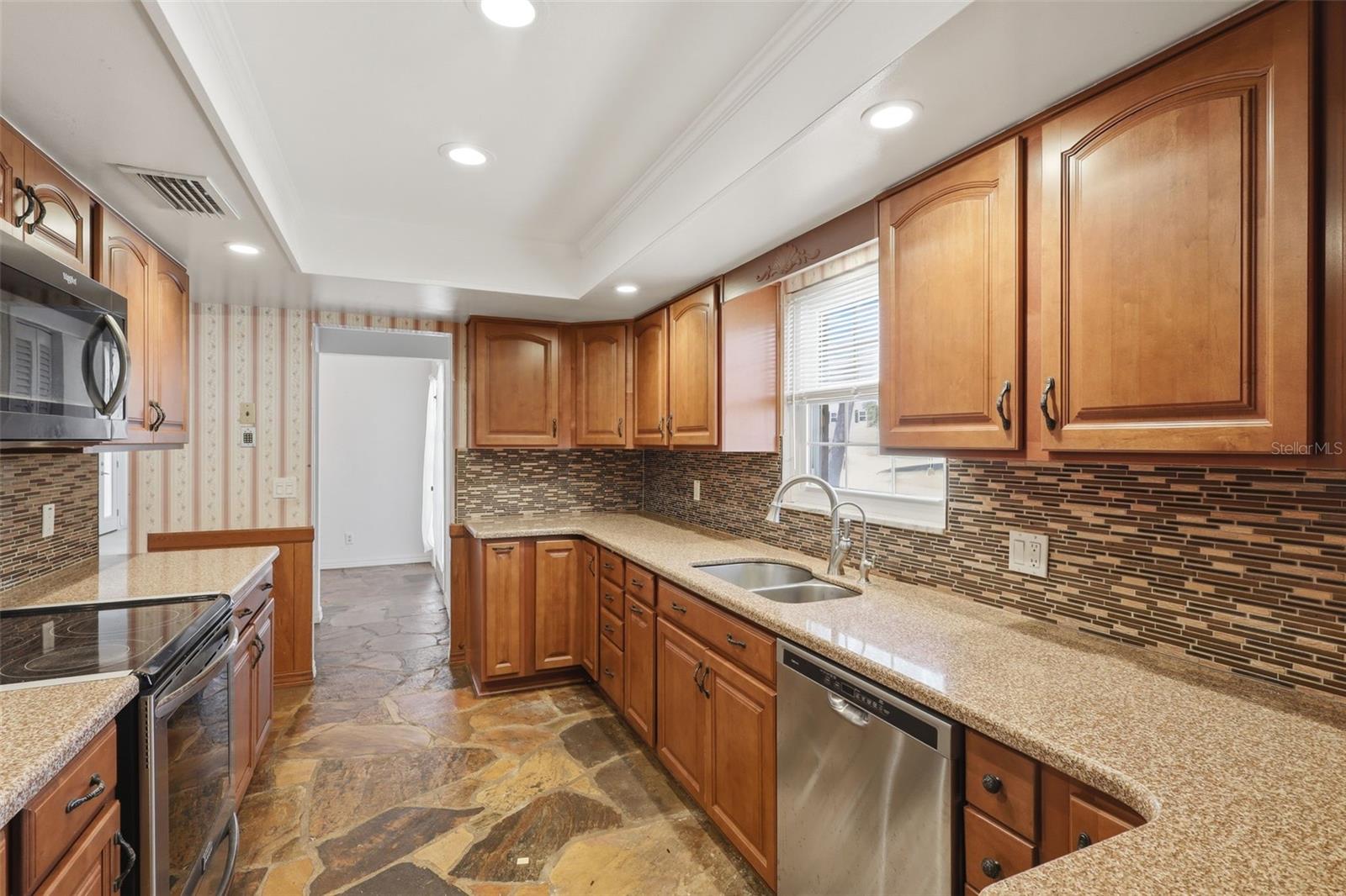 Image 11 of 42 For 102 Ann Rustin Drive