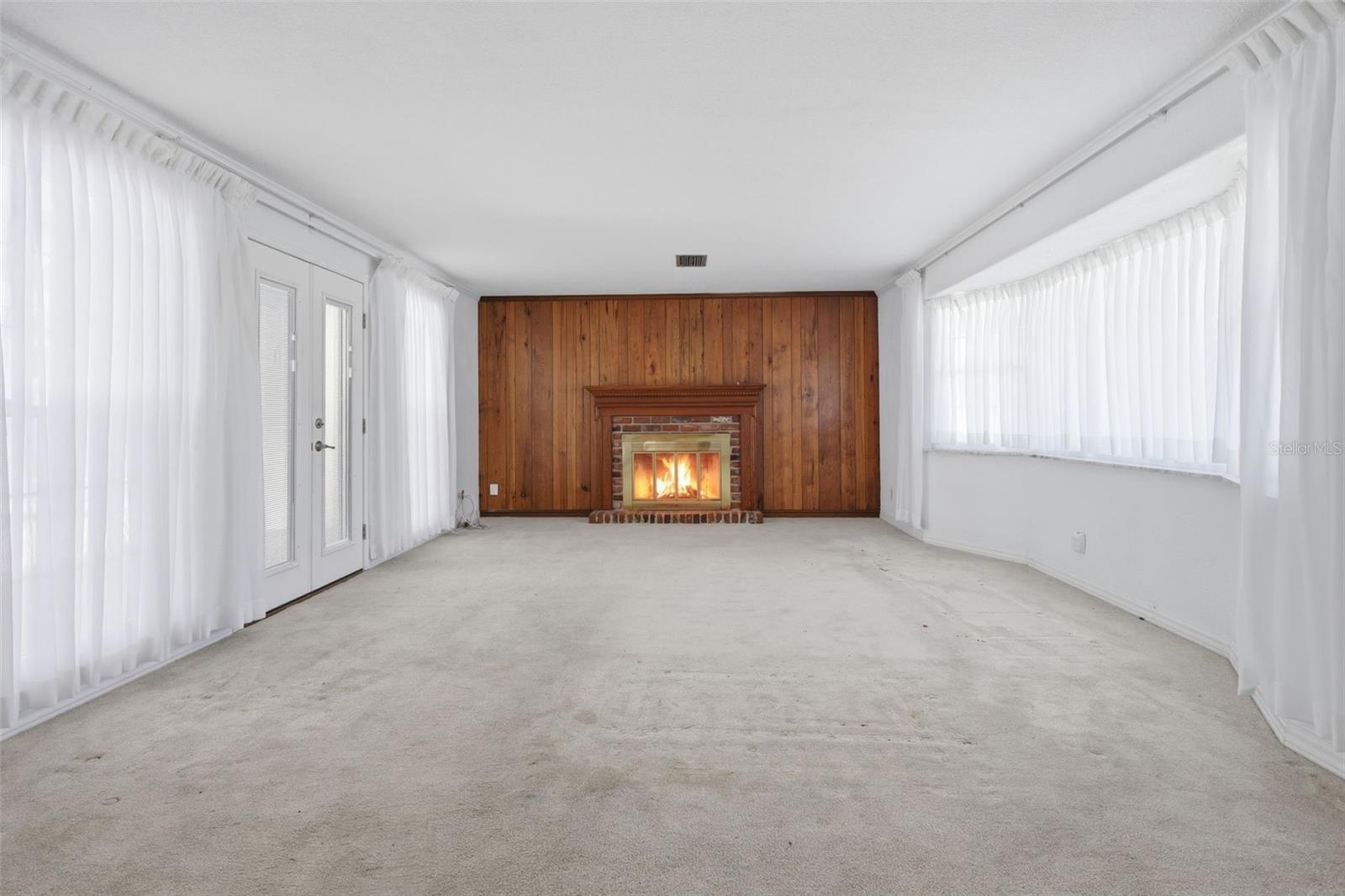 Image 14 of 42 For 102 Ann Rustin Drive