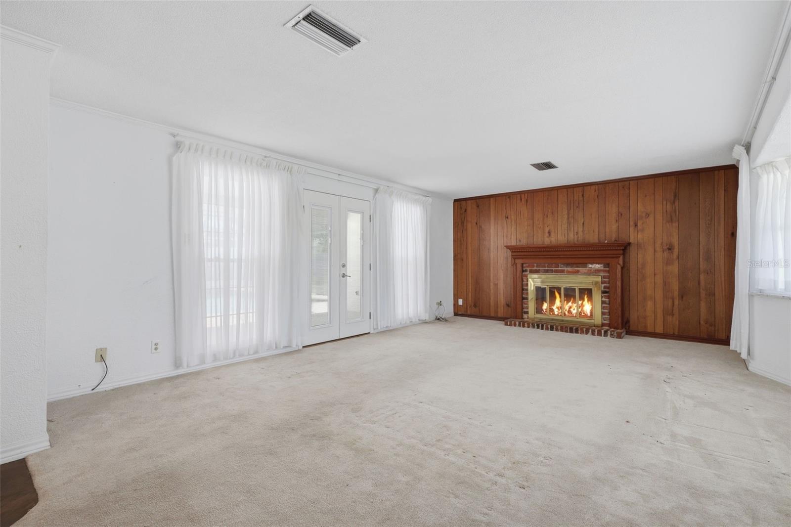 Image 16 of 42 For 102 Ann Rustin Drive