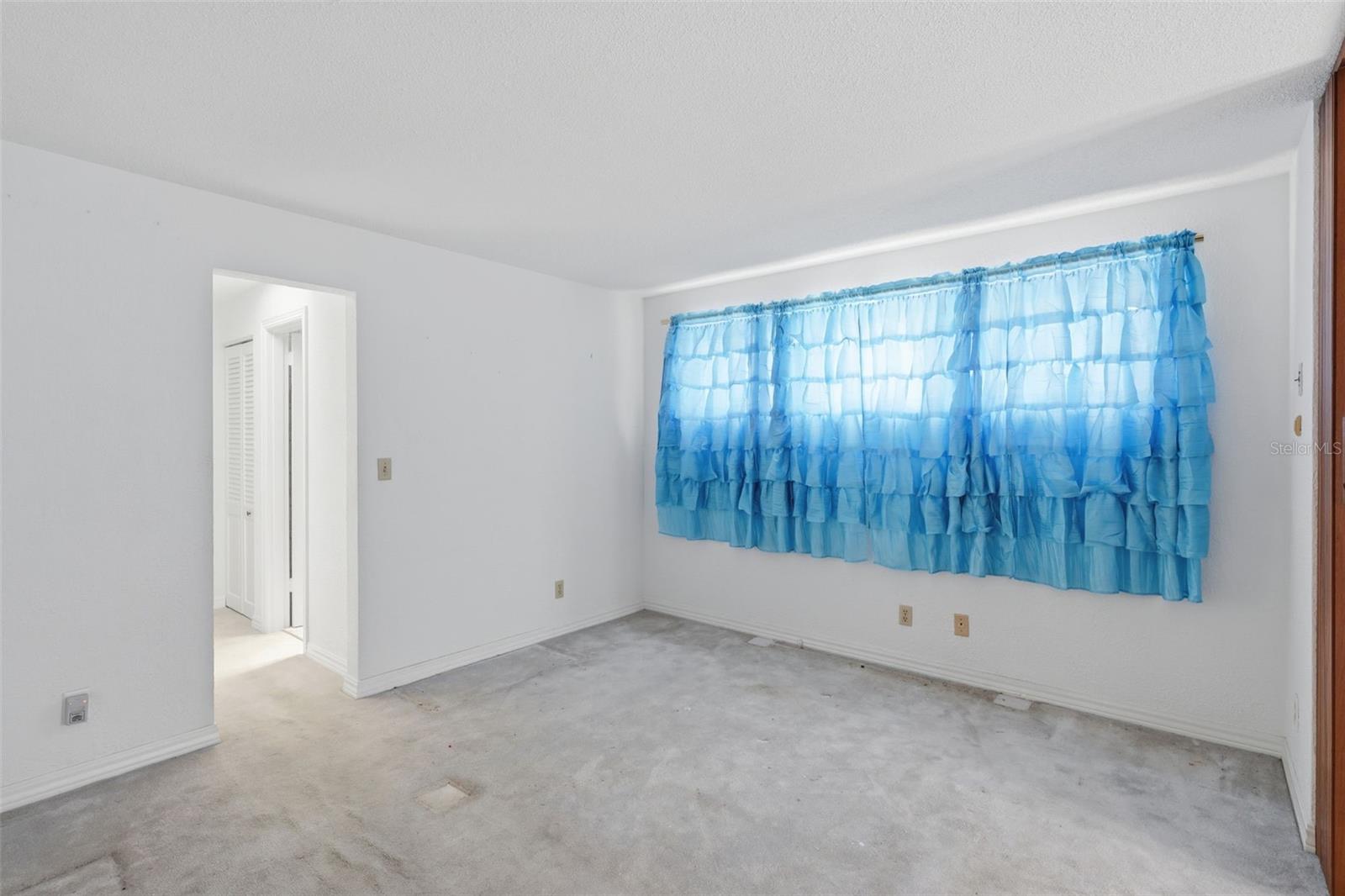 Image 20 of 42 For 102 Ann Rustin Drive