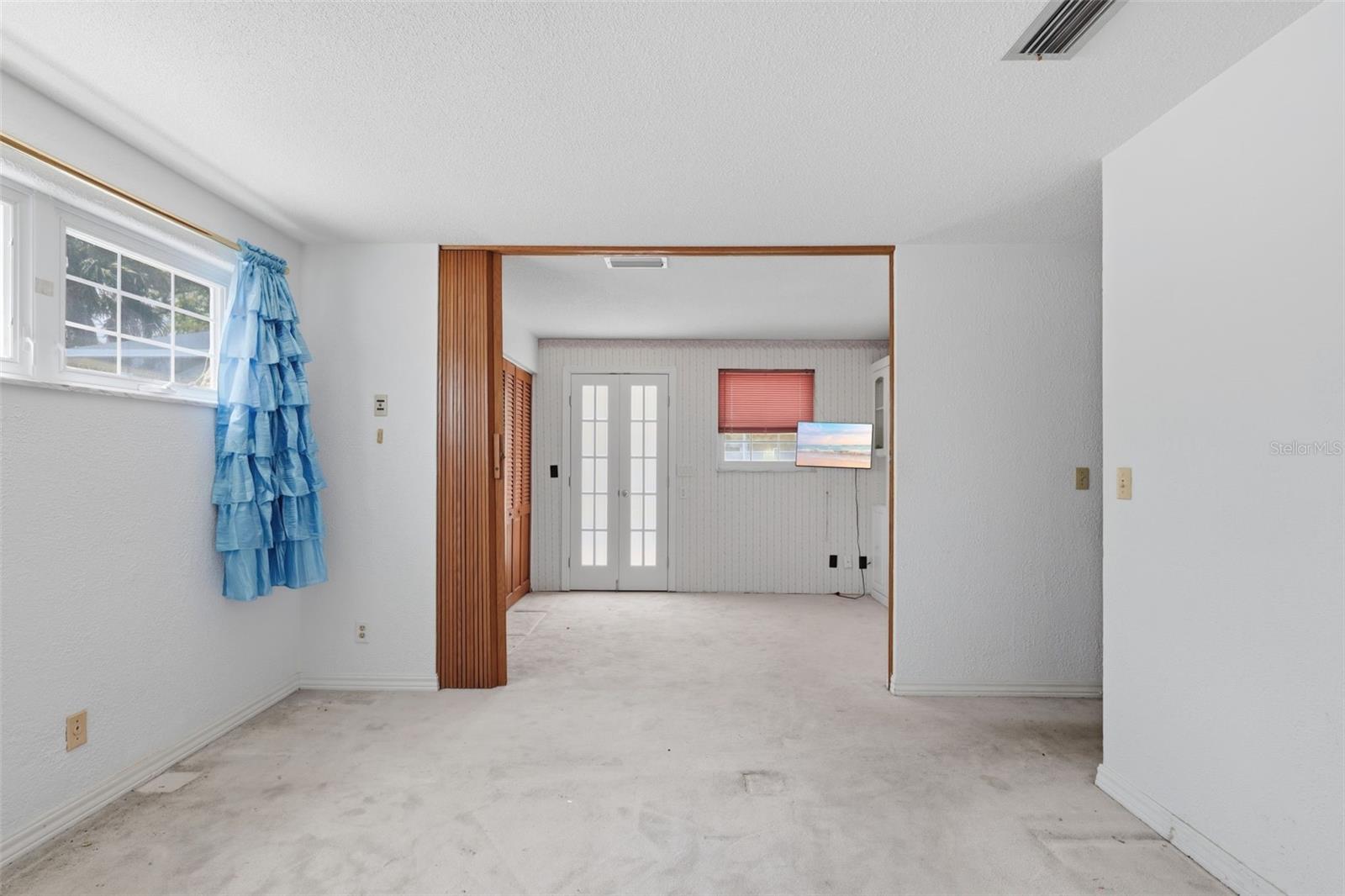 Image 22 of 42 For 102 Ann Rustin Drive