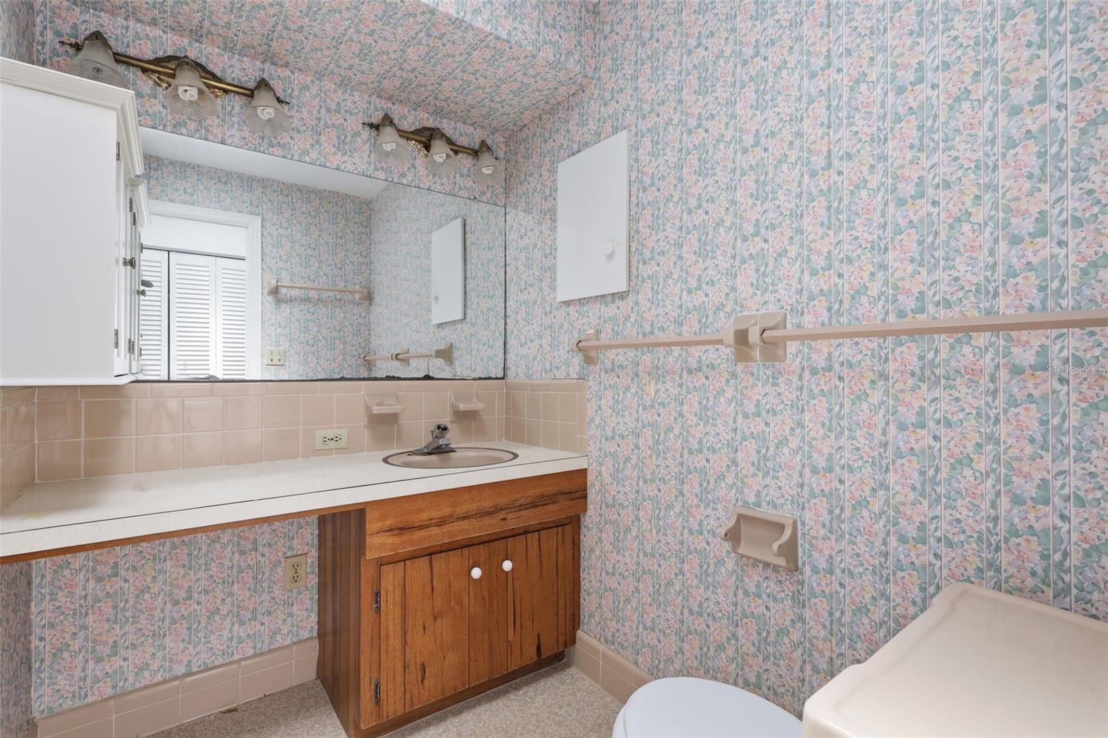 Image 28 of 42 For 102 Ann Rustin Drive