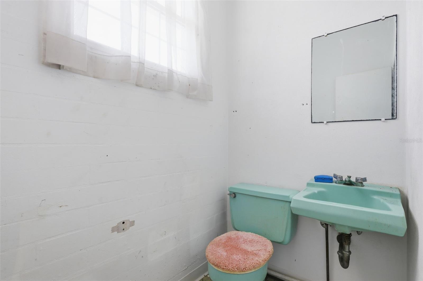 Image 36 of 42 For 102 Ann Rustin Drive