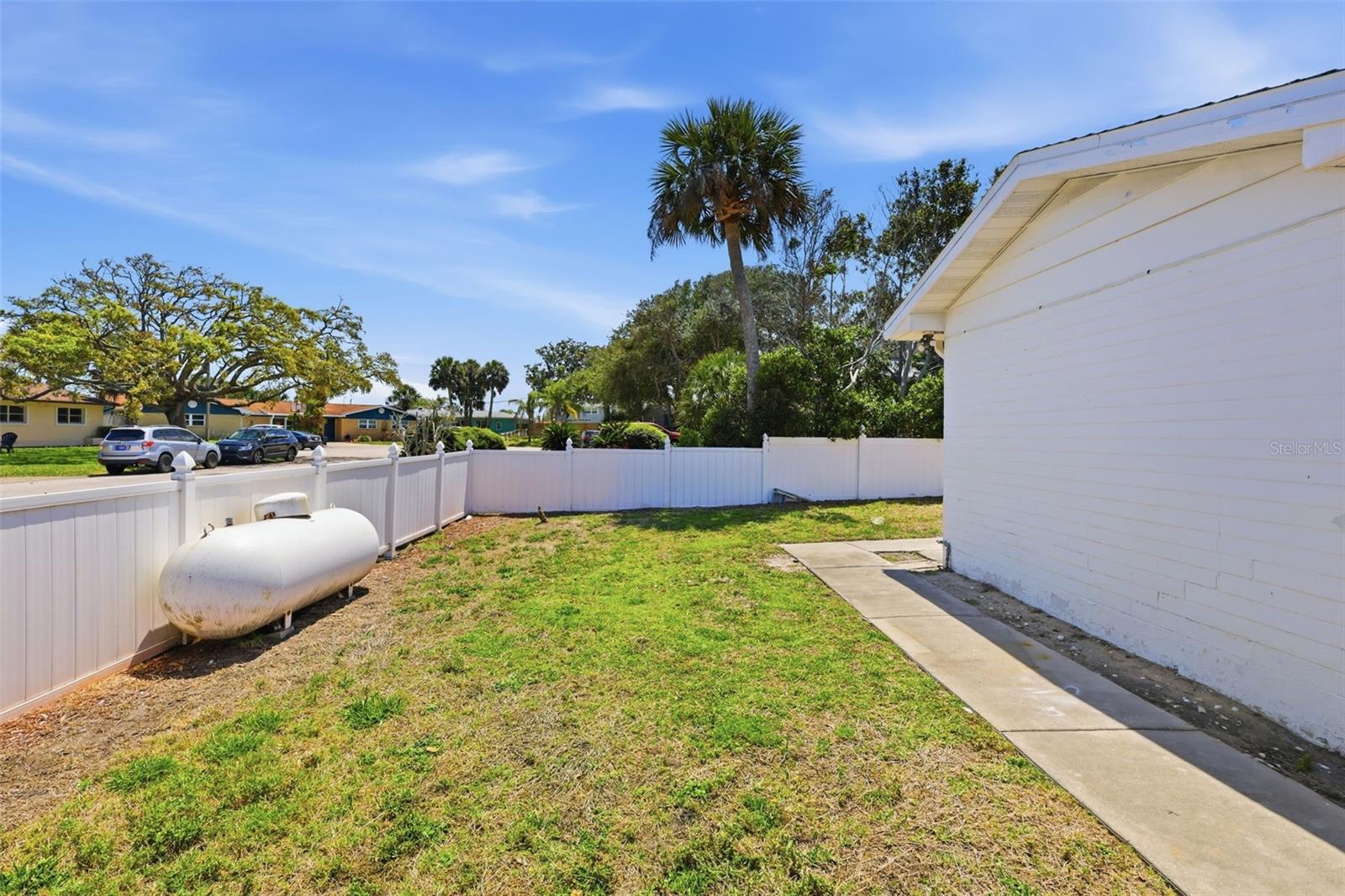 Image 38 of 42 For 102 Ann Rustin Drive