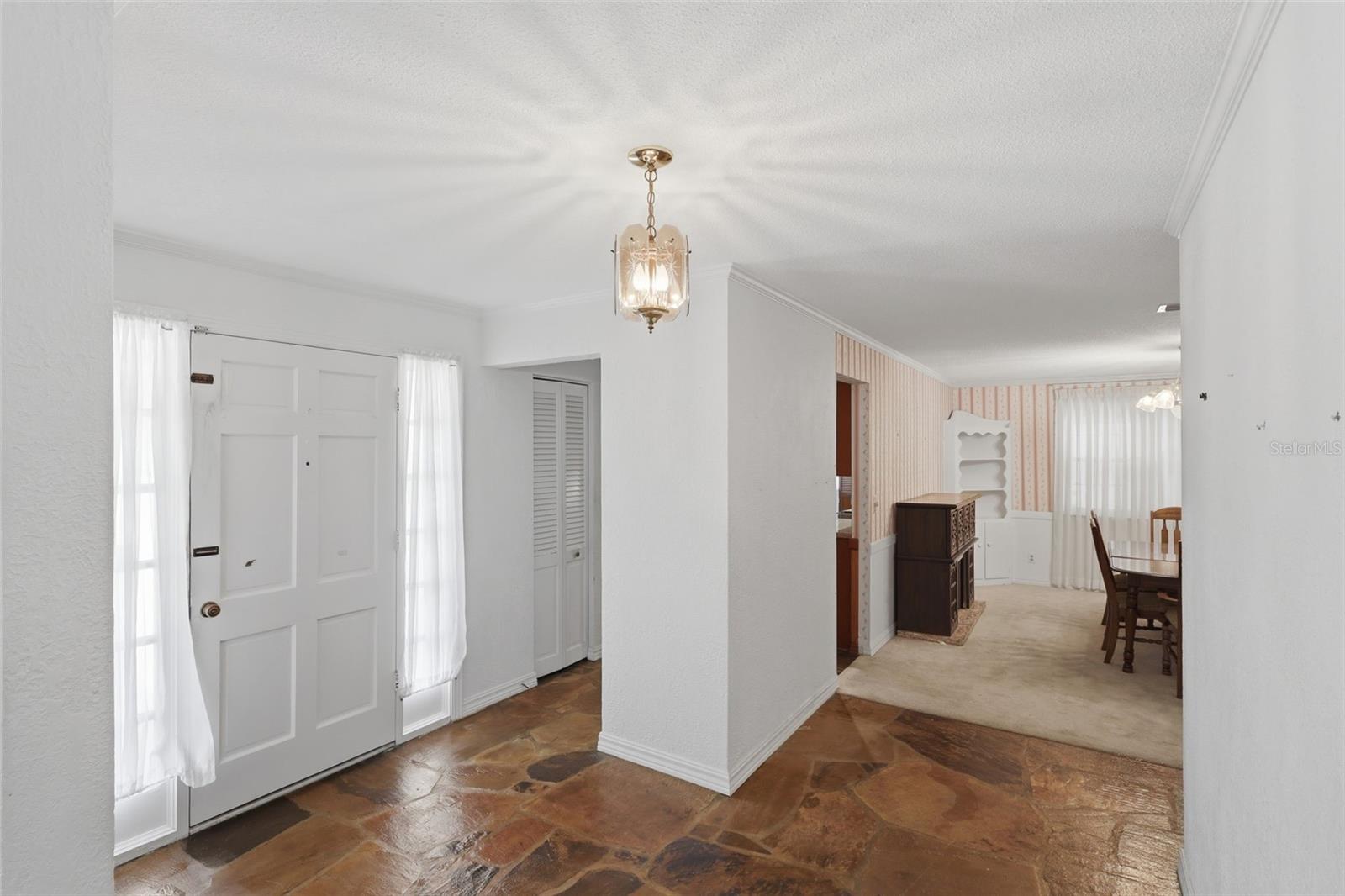 Image 5 of 42 For 102 Ann Rustin Drive