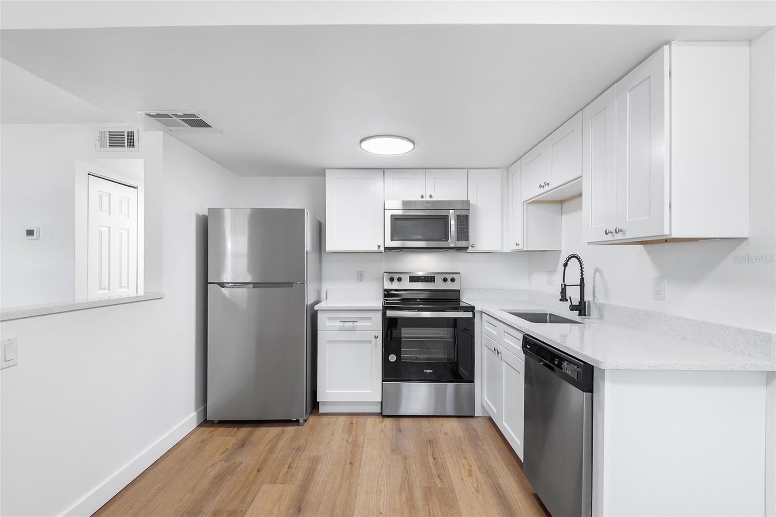 Image 3 of 5 For 6262 Emerson Avenue S 28