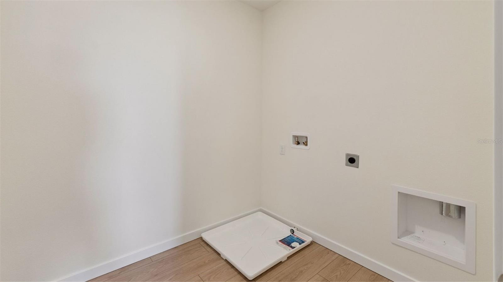 Image 17 of 51 For 2057 Walnut Creek Drive