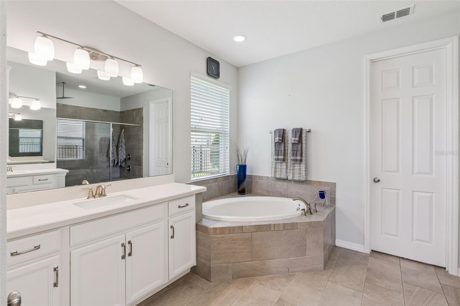 Image 27 of 51 For 1173 Fieldstone Circle