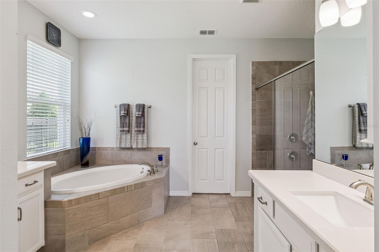 Image 28 of 51 For 1173 Fieldstone Circle