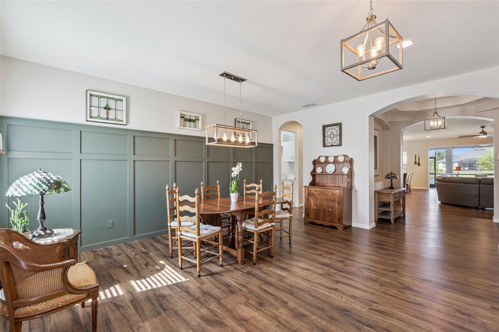 Image 4 of 51 For 1173 Fieldstone Circle