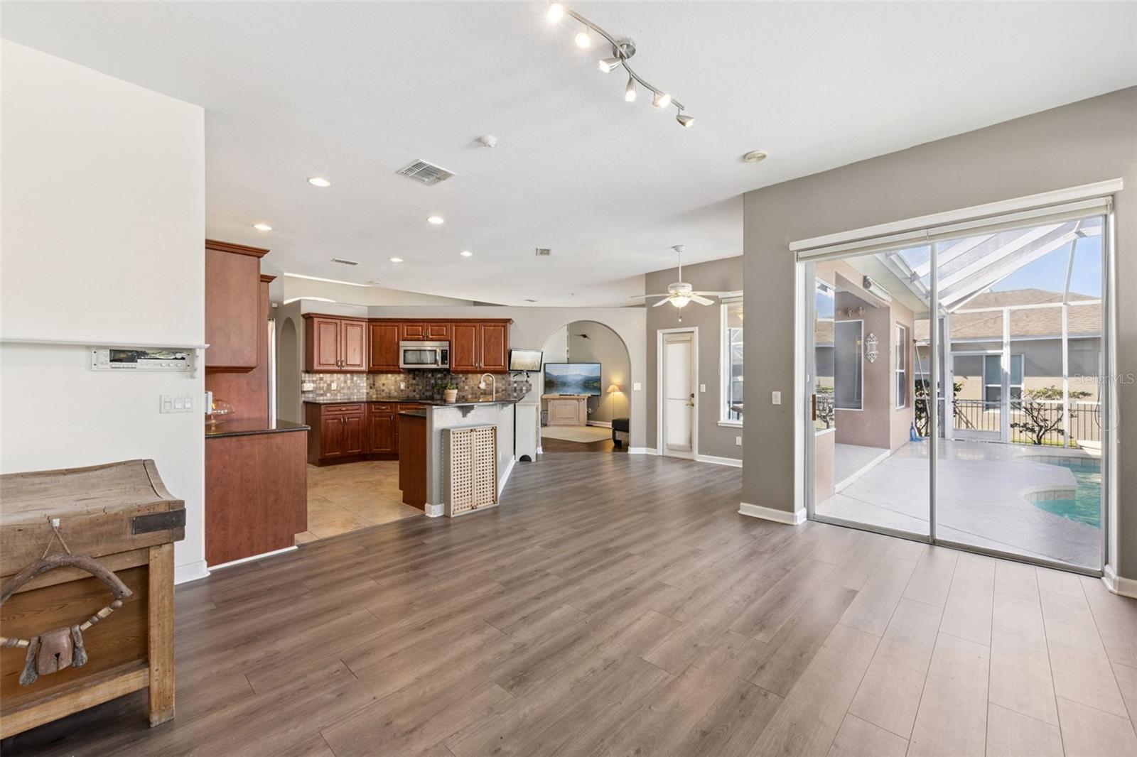 Image 10 of 39 For 8041 Monier Way