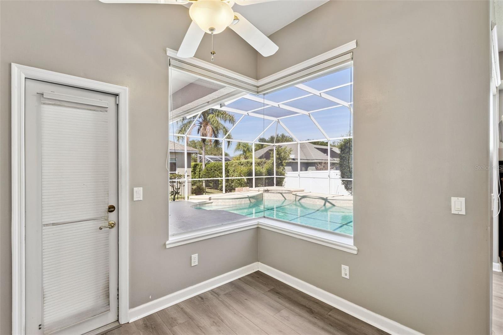 Image 14 of 39 For 8041 Monier Way