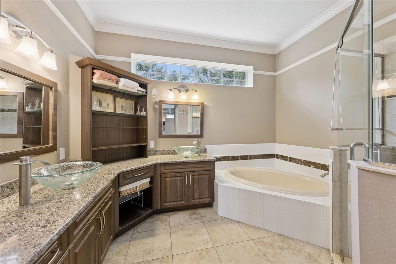 Image 19 of 39 For 8041 Monier Way