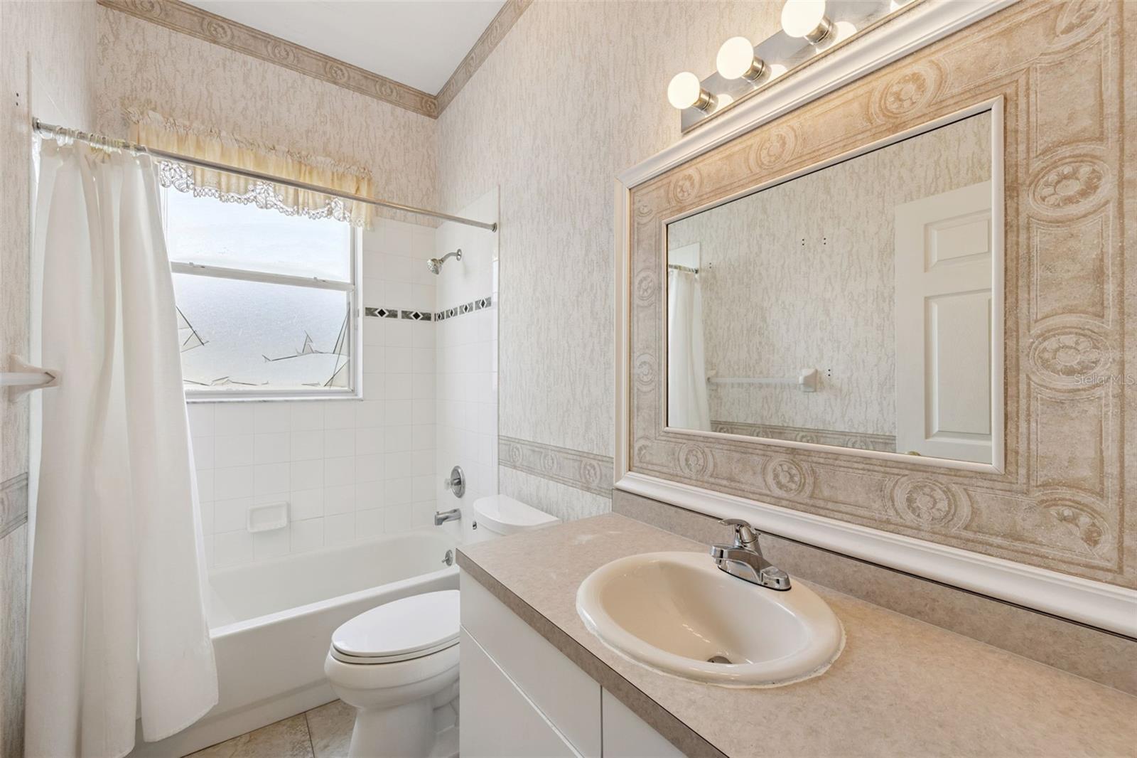 Image 26 of 39 For 8041 Monier Way