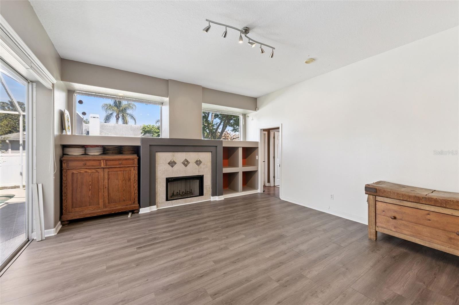 Image 8 of 39 For 8041 Monier Way