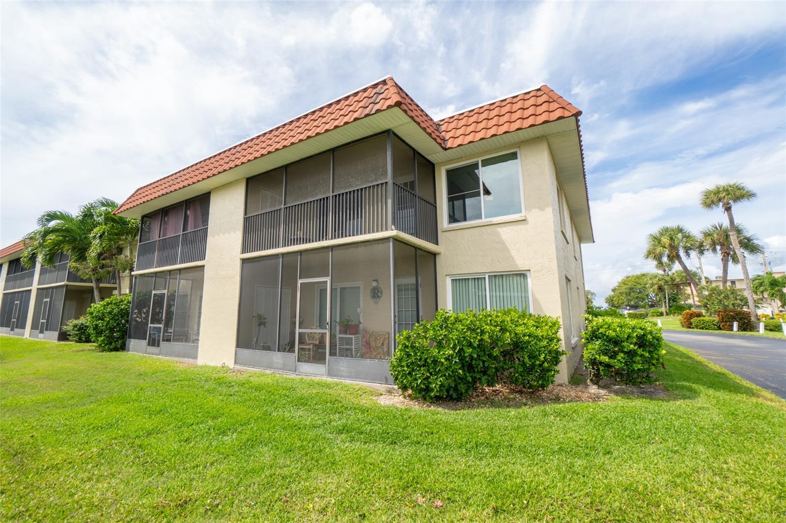 Image 12 of 37 For 201 Saint Lucie Lane 706